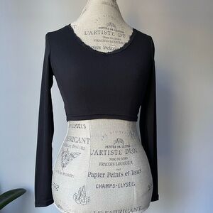 3/22 🧡 V neck lace long sleeve crop top